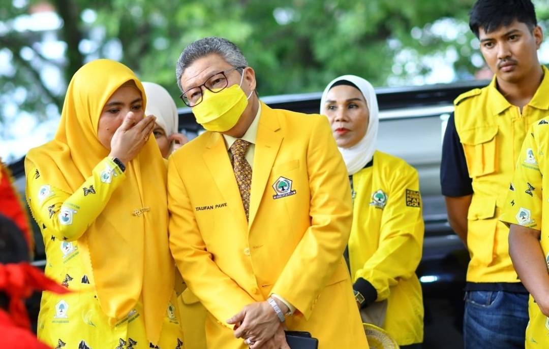 Taufan Pawe Apresiasi Kalender Event Politik Suhartina Bohari di Pelantikan DPD II Golkar Maros